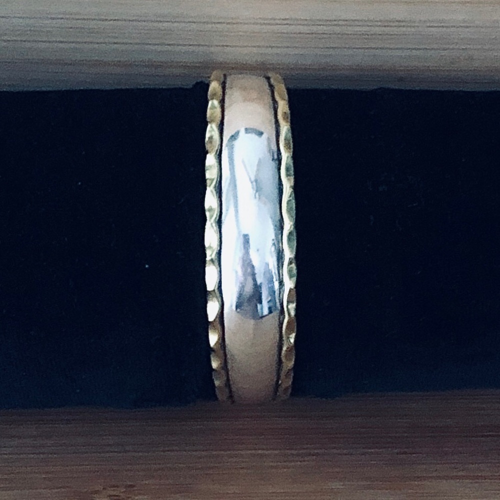 $218 Large Estate Cuff Sterling Silver Marked 925 - Picture 7 of 11